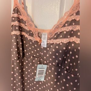 Torrid Delta Burke Collection dotted chemise size 2x